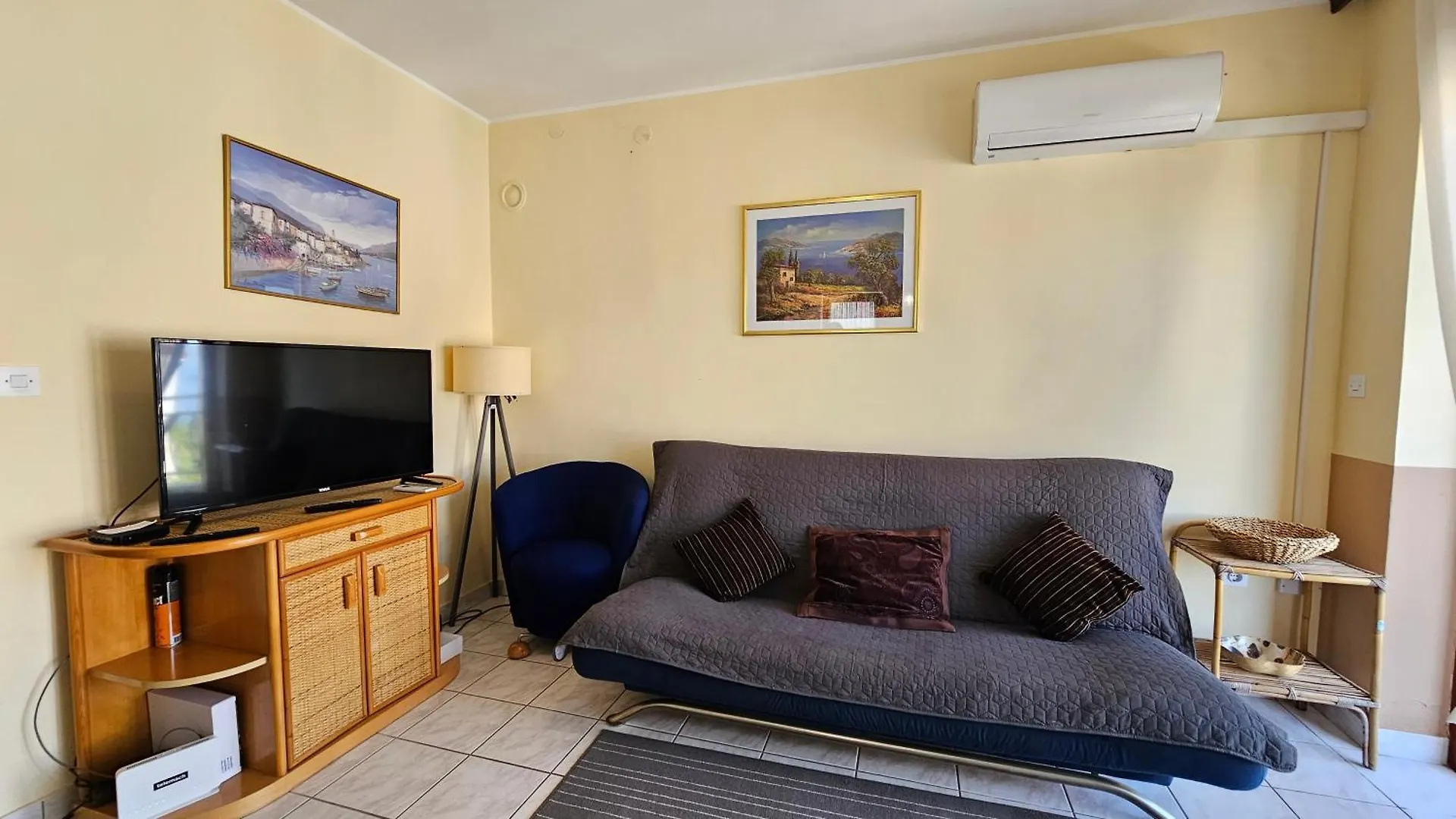 Appartamento Sea View Danijela 2-4 Pax Njivice 0*,  Croazia